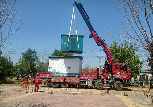 2023年6月1日，東營區(qū)茶坡村更換箱變施工現(xiàn)場